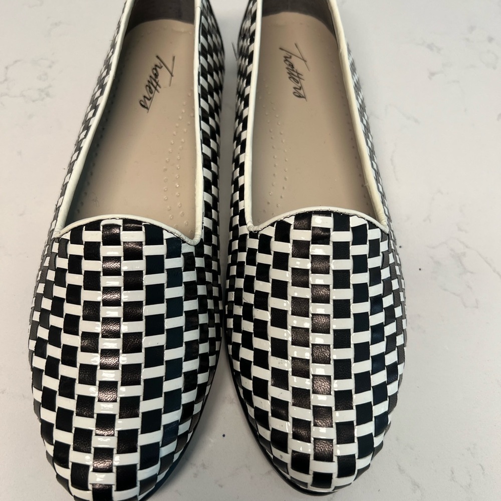 Trotter loafer style flats- feel like slippers